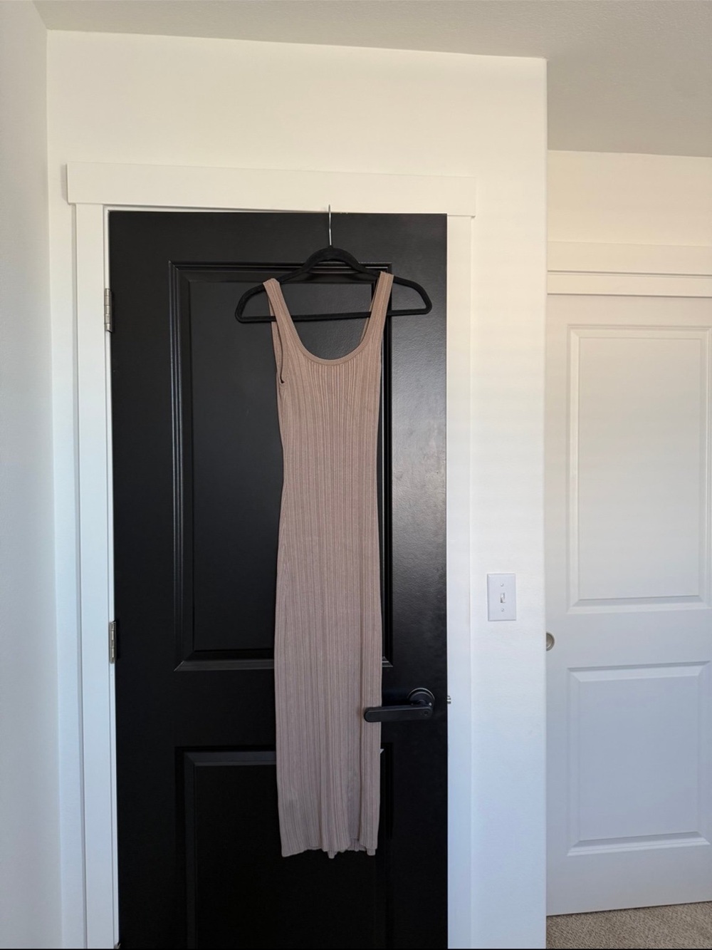 Abercrombie & Fitch Taupe Ribbed Tank Midi Dress with Side Slit - Picture 4 of 7